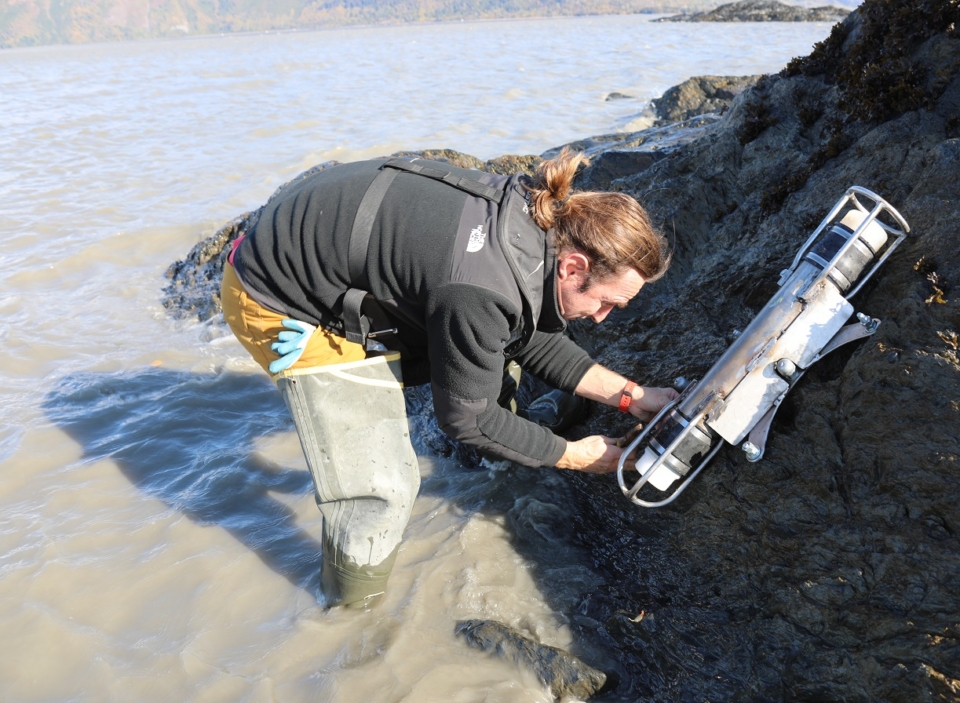 Innovative F-POD mooring on inter-tidal rock